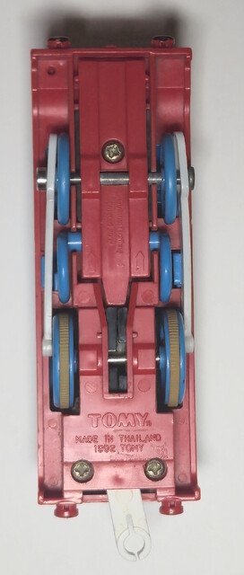 2005 chassis europe motor_road_&_rail north_america power_car thomas thomas_the_tank_engine tomy tooling_mark toy train // 908x2136 // 517KB